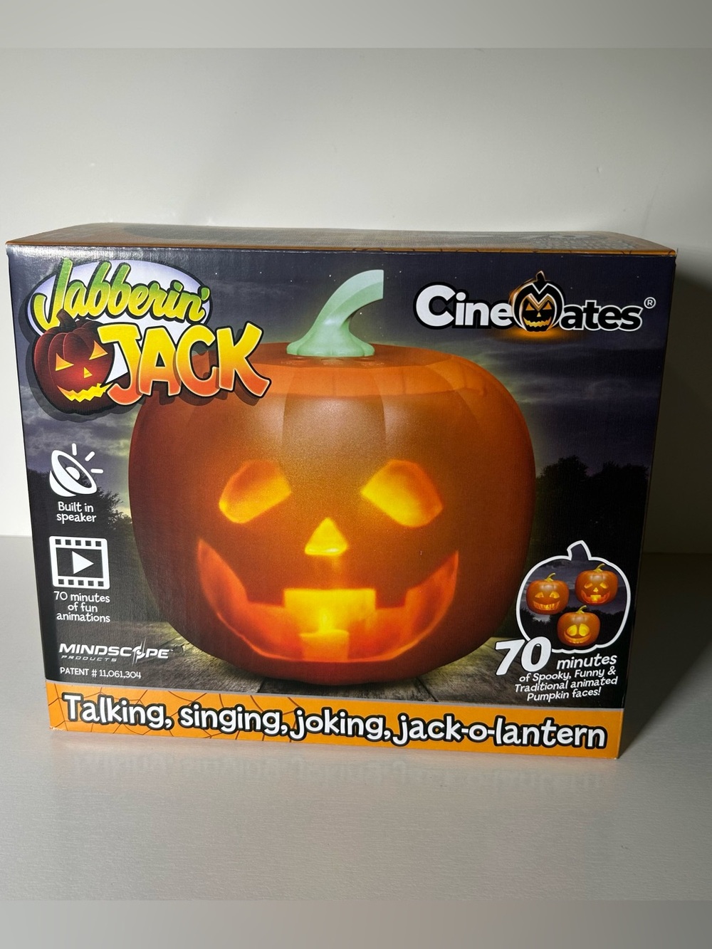 Mindscope Jabberin Jack Talking Animated Pumpkin with Built in Projector